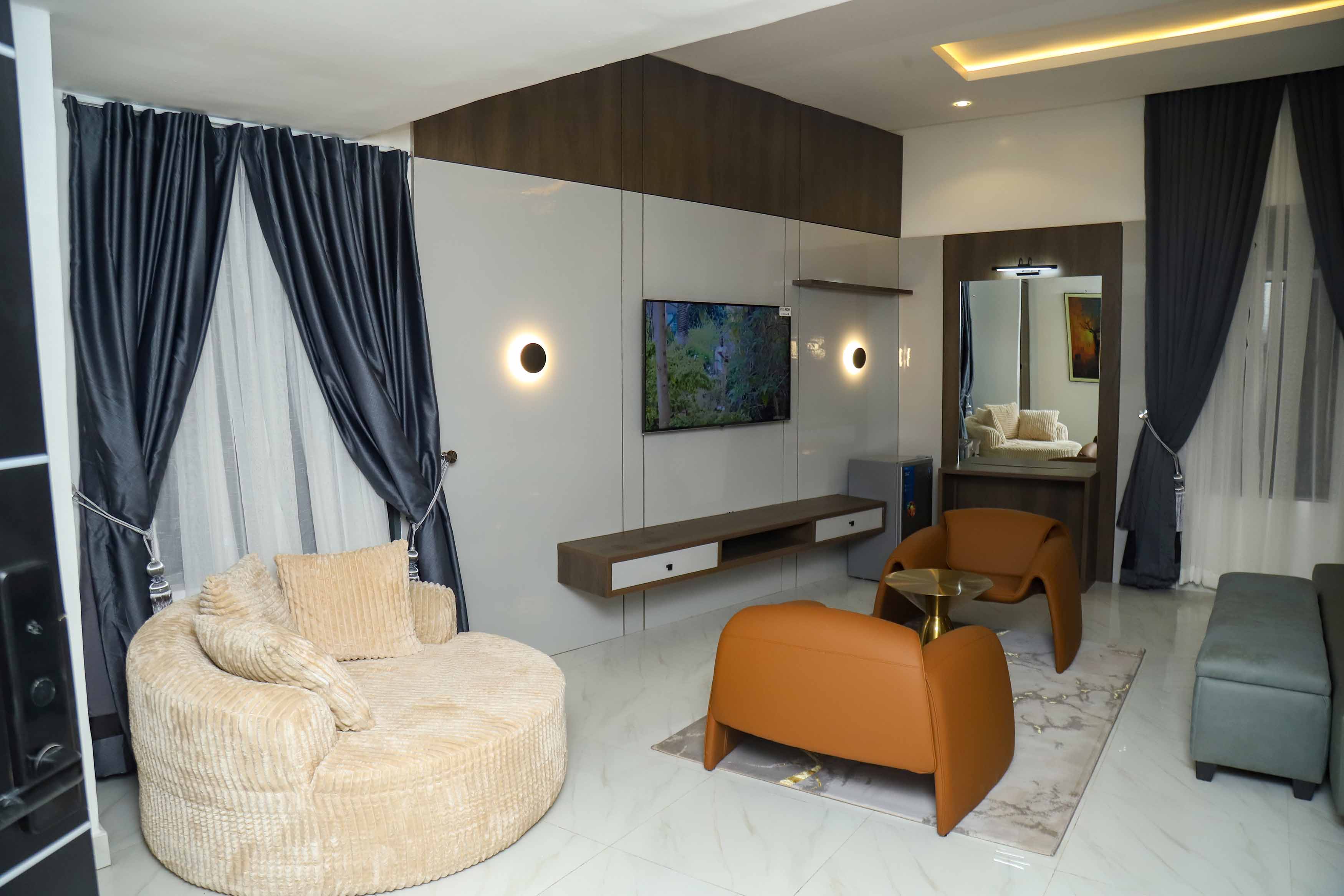 Emilton Executive - Image 3